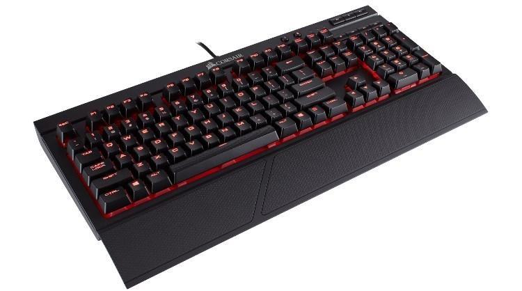 מקלדת גיימינג Corsair K65