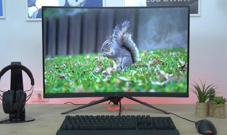 עיצוב מרשים למסך ROG Strix XG32VQ