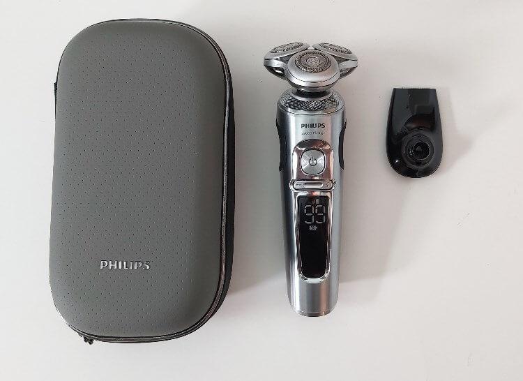 מה יש בקופסה של מכונת הגילוח Philips S9000 Prestige SP9820