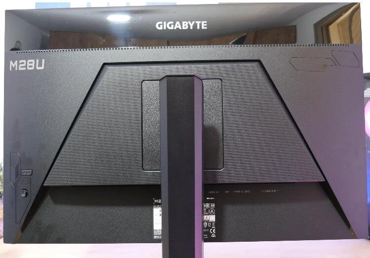 מסך גיימינג עם KVM Gigabyte M28U